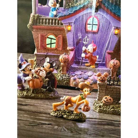 Disney Halloween Village Set 9 Pc Resin LED Haunted Music Minnie Mickey Pumpkins - Picture 6 of 11